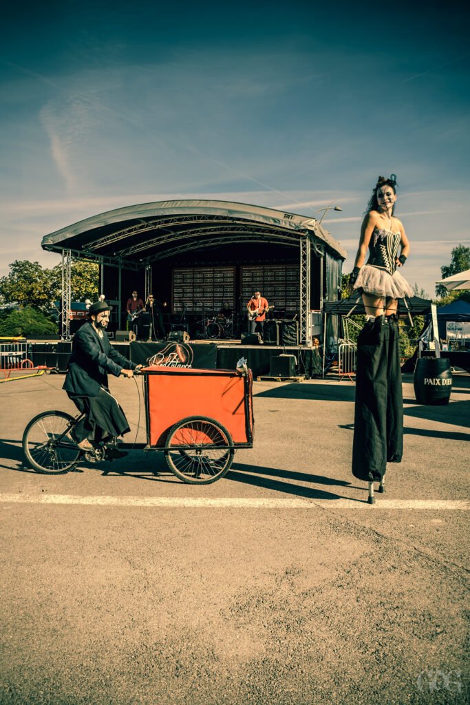 REZISTANCE EXPO60-39