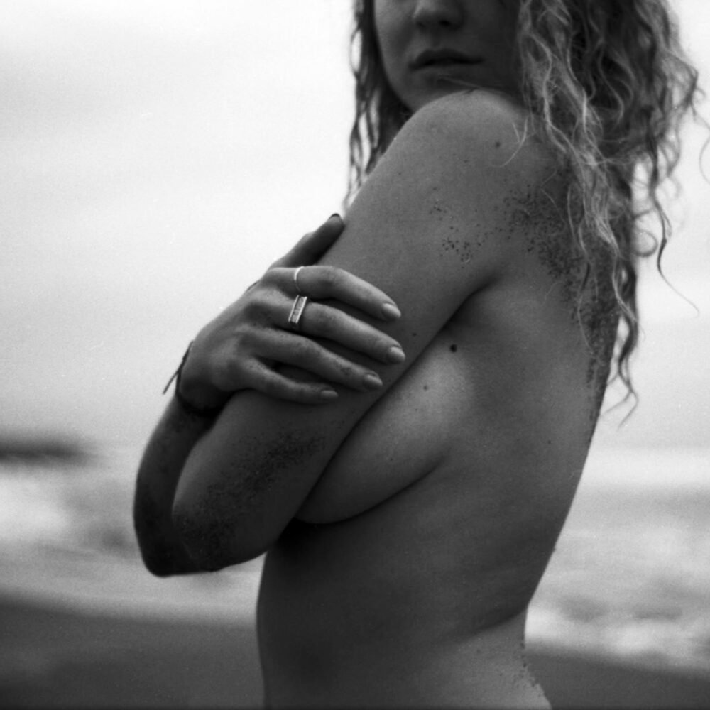 SHOOTING BOUDOIR & INTIMISTE EN EXTÉRIEUR PAR GOG PIX - SÉANCE PHOTO EN EXTERIEUR - PHOTOGRAPHE PROFESSIONNEL OISE, PARIS, ILE-DE-FRANCE